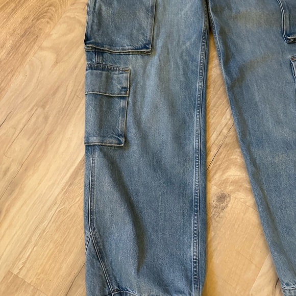Aritzis- The '90s Millie Hi-Rise Cargo Jean. Size 27 - Picture 9 of 10
